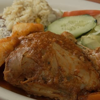 Pollo Guisado