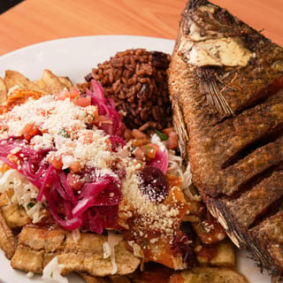 Pescado frito Honduras