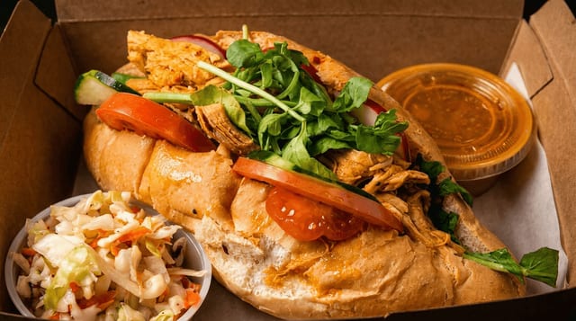 Pan con Pollo.